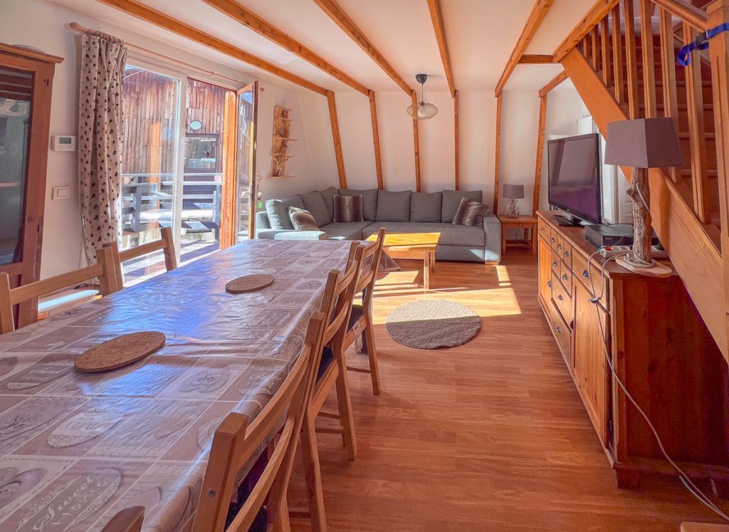 Séjour du Chalet Pointu, chalet à louer à Isola 2000